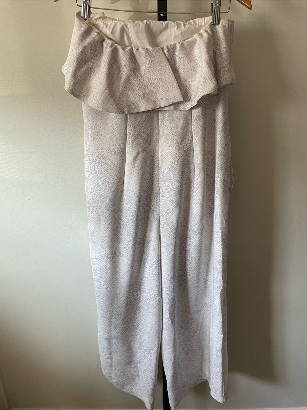 NEW Babaton Altamiro Flutter Python Snake Ruffled Strapless Ruffle Jumpsuit - Picture 3 of 10